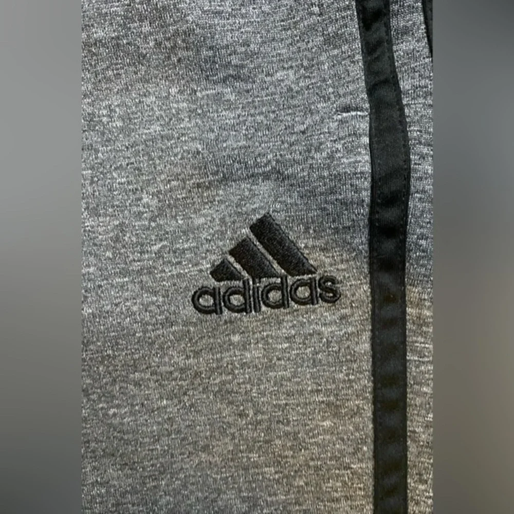 Adidas Kids Gray Jogger Pants Size 5/6
